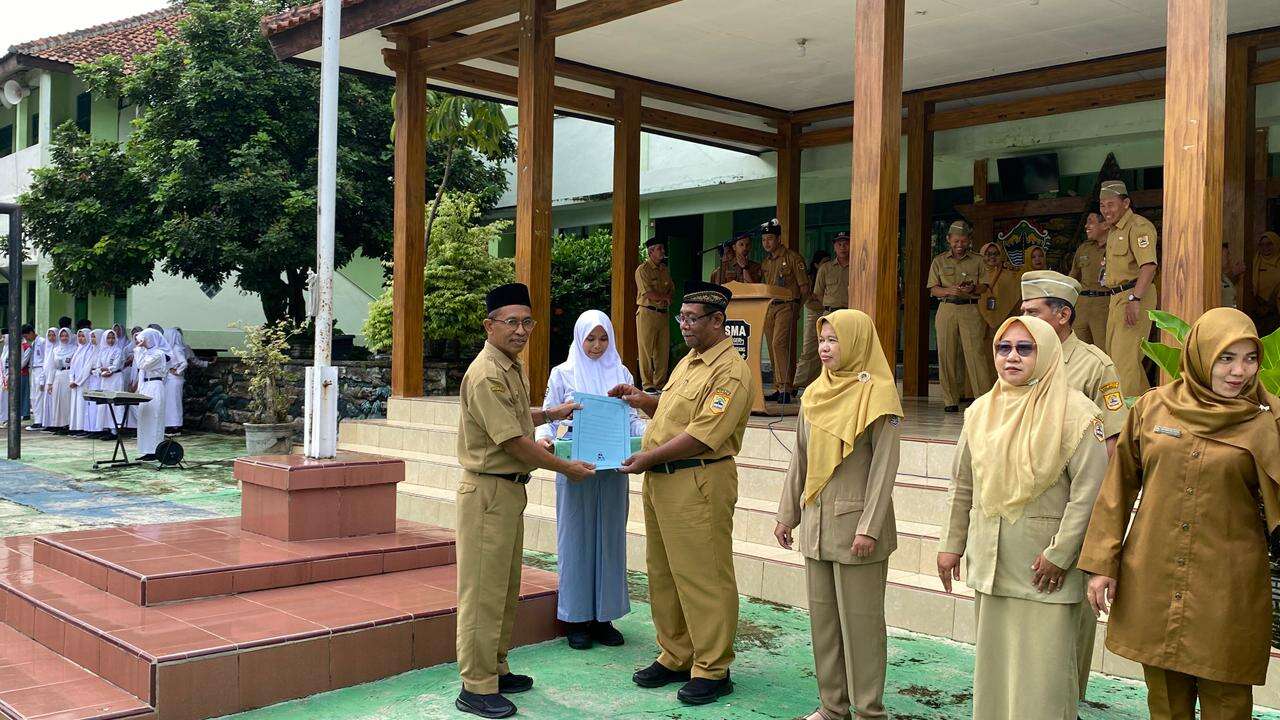 BACK TO SCHOOL SMA NEGERI 1 MOJOGEDANG